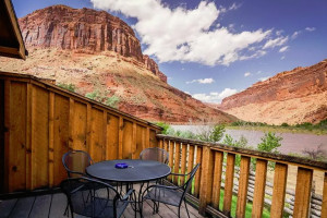 Stay in Great Lodging while Touring the Parks