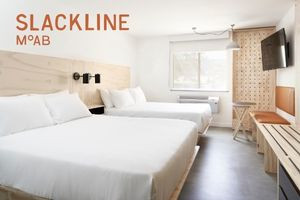 Slackline Moab, Outset Collection by Hilton