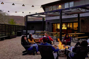 Slackline Moab, Outset Collection by Hilton