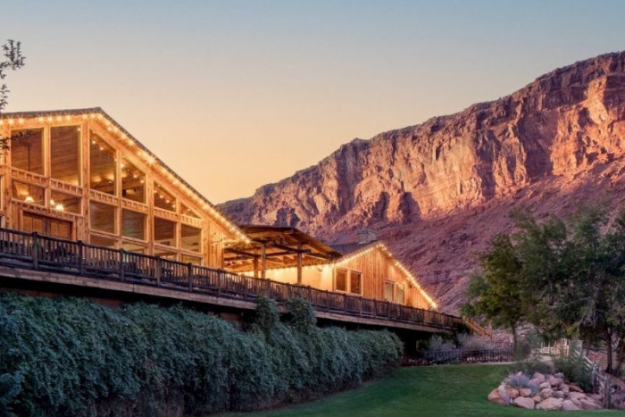 Red Cliffs Lodge — , 
