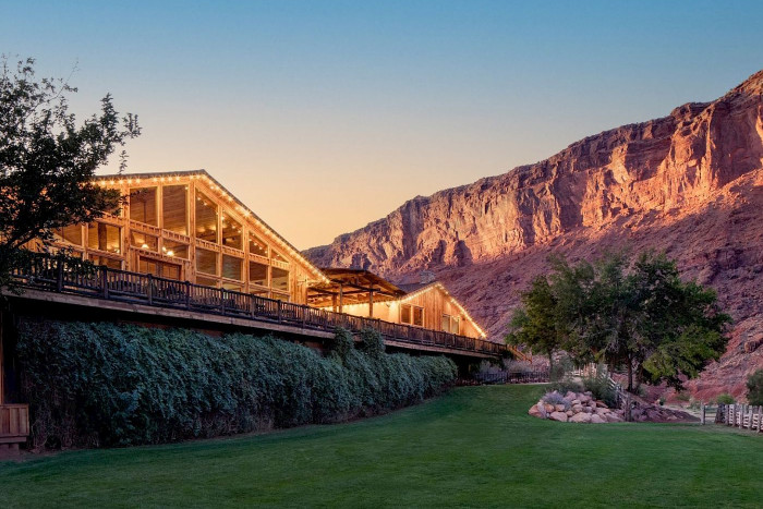 Red Cliffs Lodge — , 