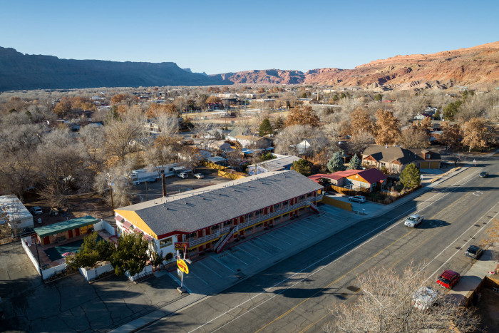 Apache Motel — , 