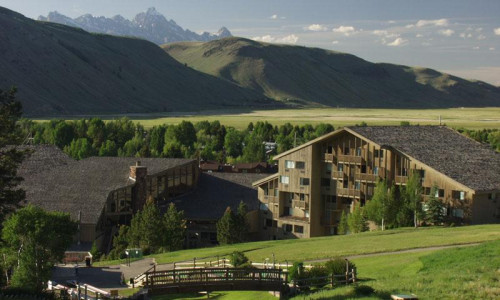 Resorts & Lodging